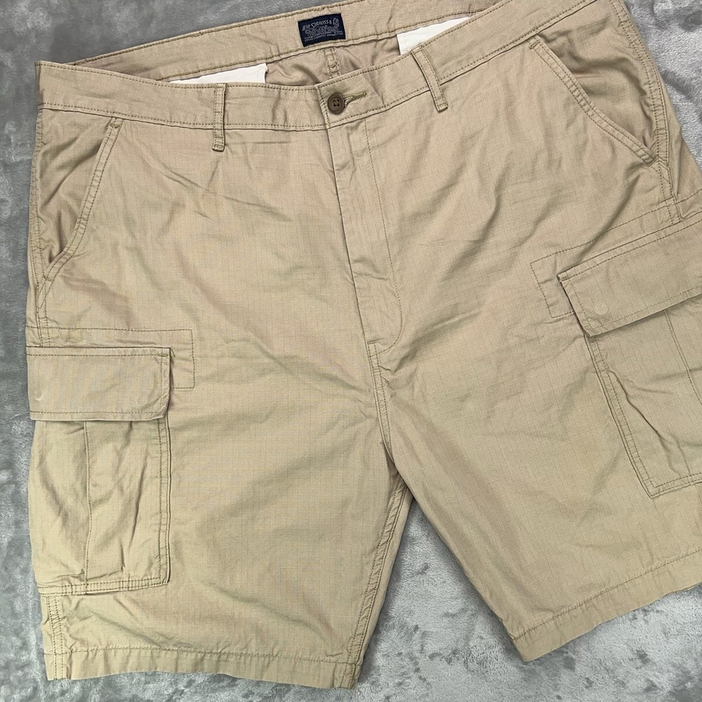 LEVI'S Carrier Cargo Shorts Men's 42 Khaki Relaxed Fit 9" Inseam Casual Utility